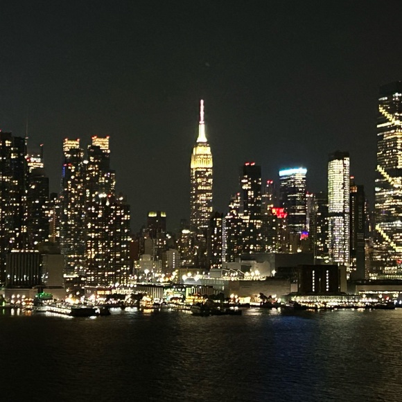 Meet your Posher, Michele - Picture 1 of 1